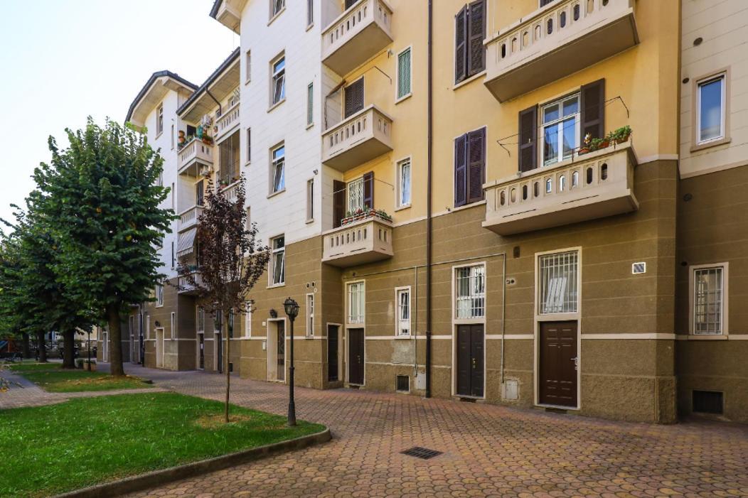 Paki Home Nel Cuore Dei Navigli Di Milano Exterior photo